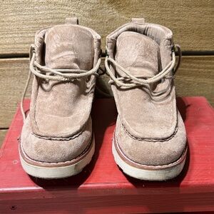 Women’s Natural Reflections Tan Suede Boots Size 8